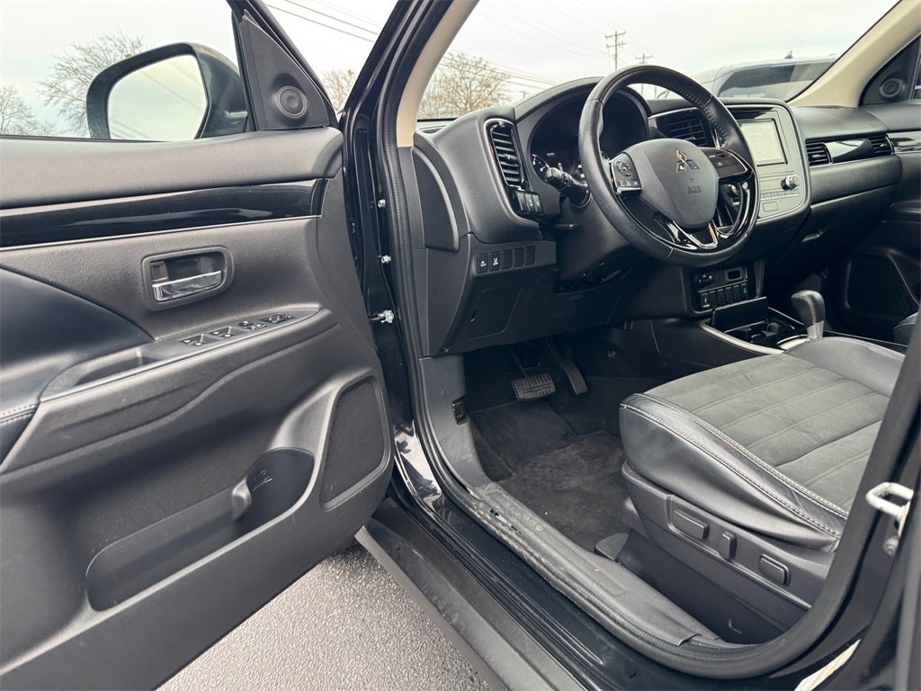 2020 Mitsubishi Outlander SE