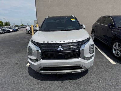 2024 Mitsubishi Outlander Base