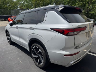 2024 Mitsubishi Outlander Base