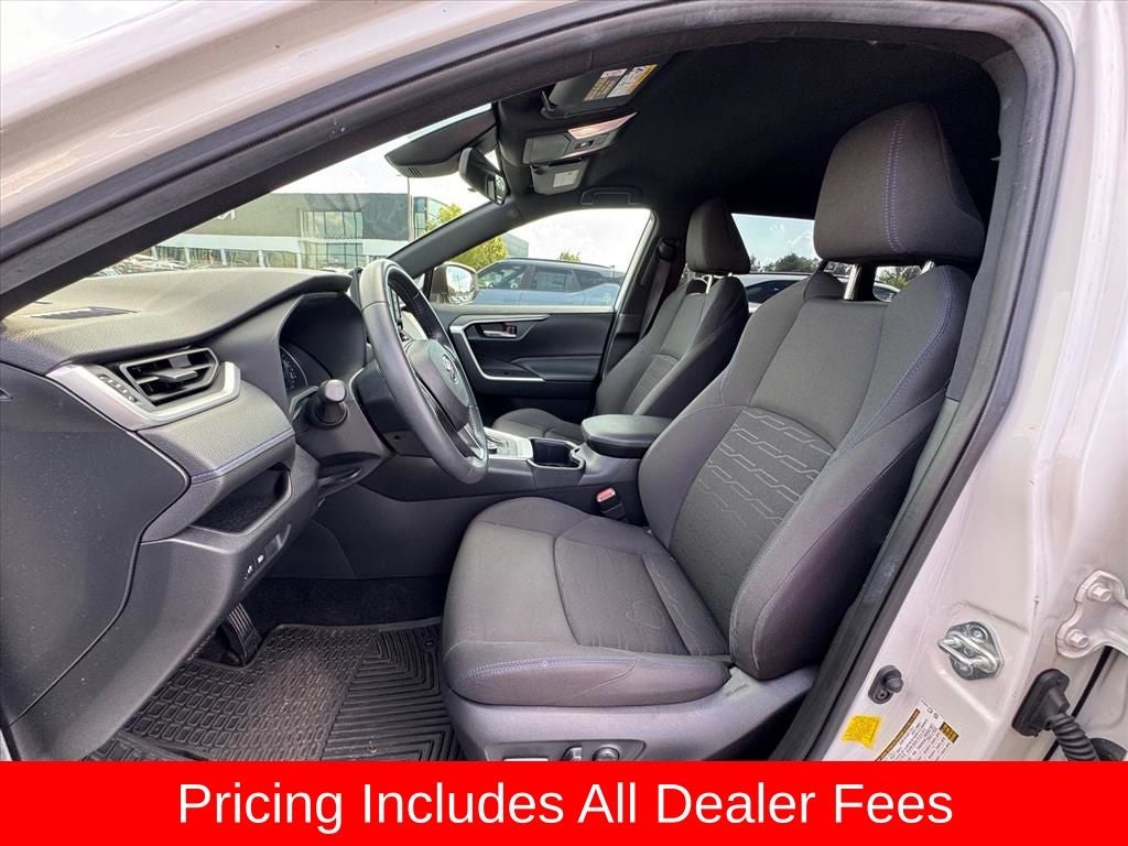 2022 Toyota RAV4 Hybrid SE