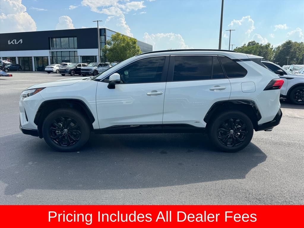 2022 Toyota RAV4 Hybrid SE
