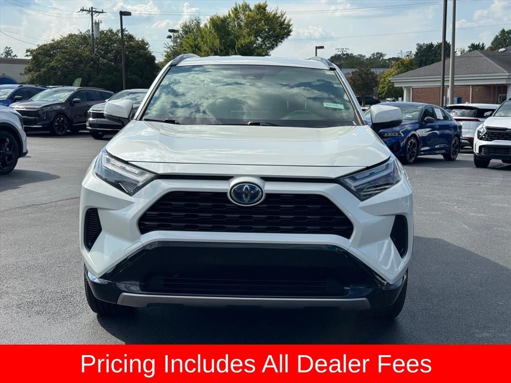 2022 Toyota RAV4 Hybrid SE