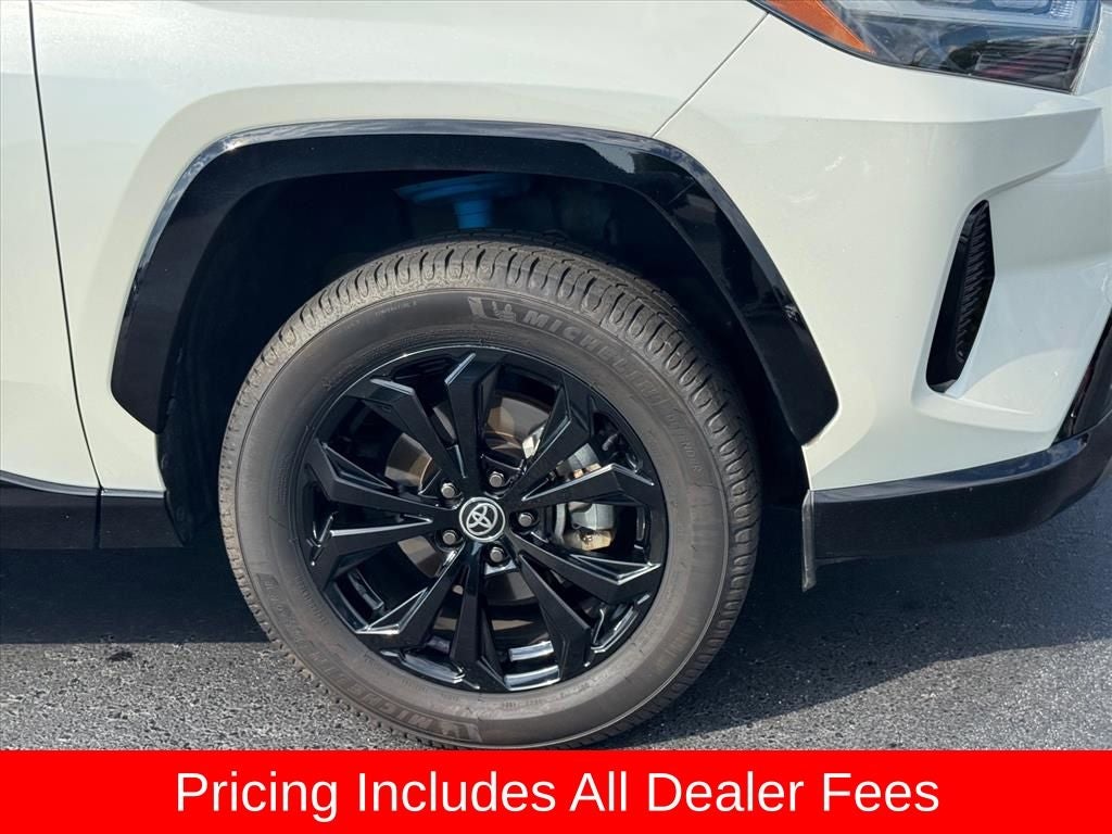 2022 Toyota RAV4 Hybrid SE