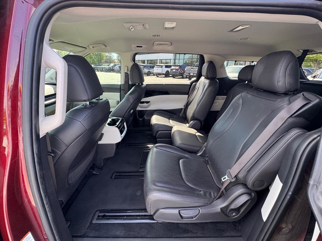2024 Kia Carnival EX