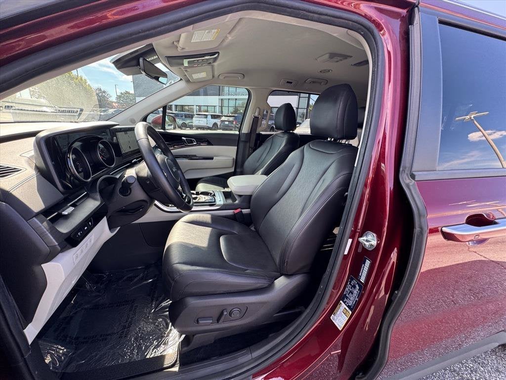 2024 Kia Carnival EX