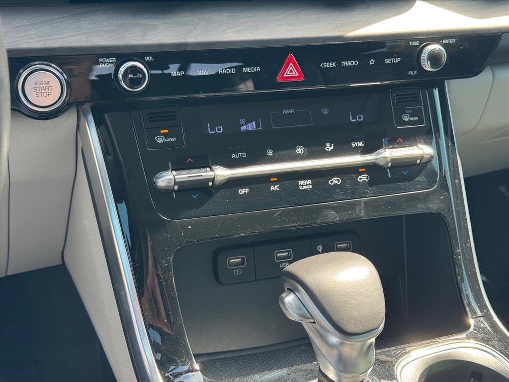 2024 Kia Carnival EX