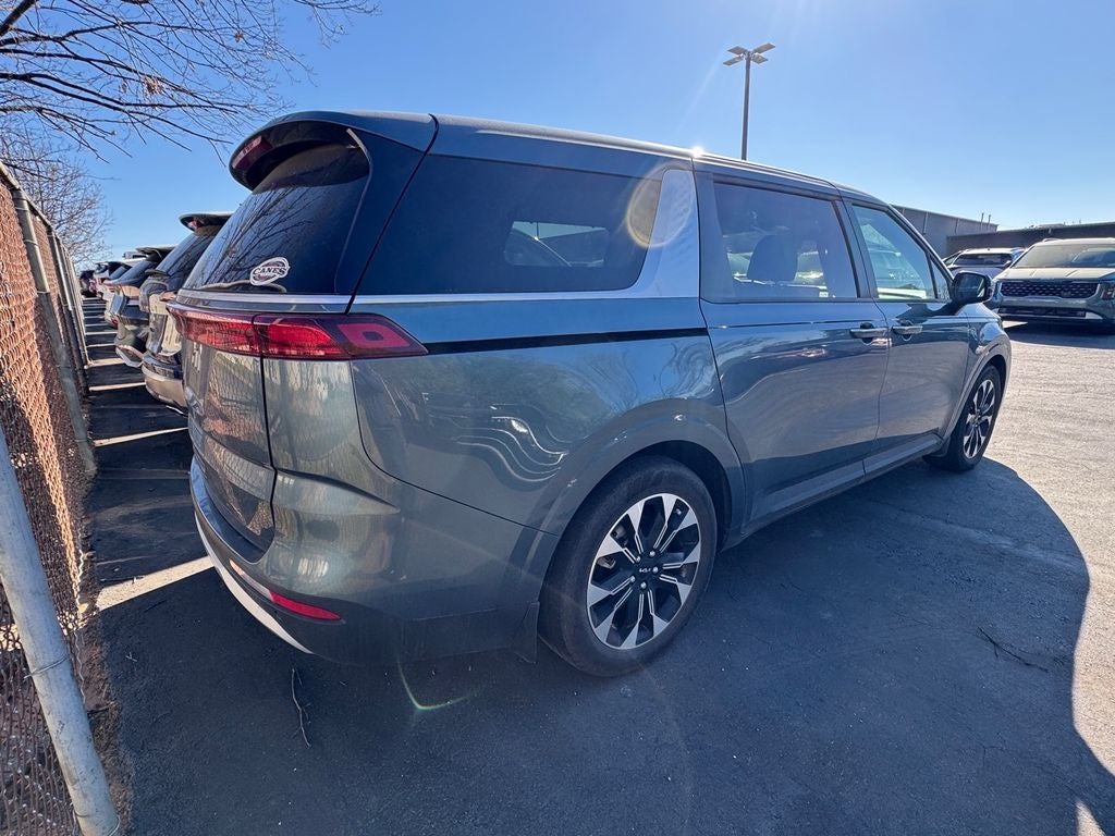 2024 Kia Carnival EX