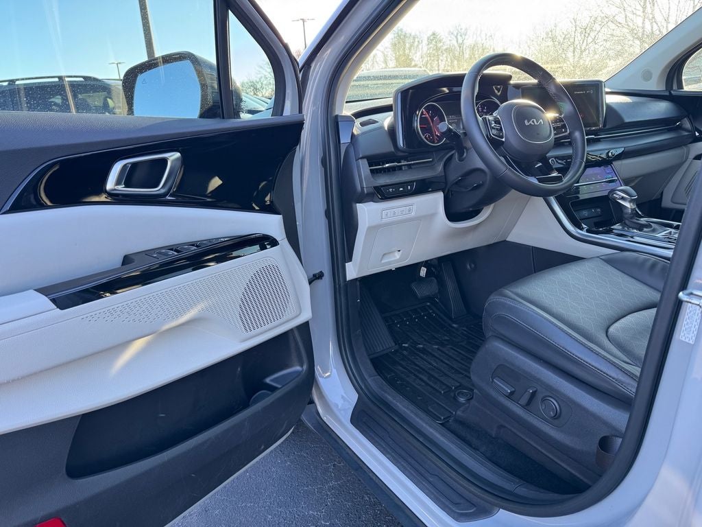 2023 Kia Carnival EX