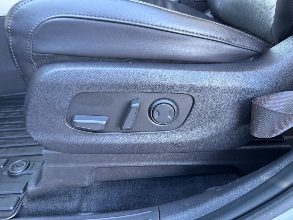 2023 Kia Carnival EX