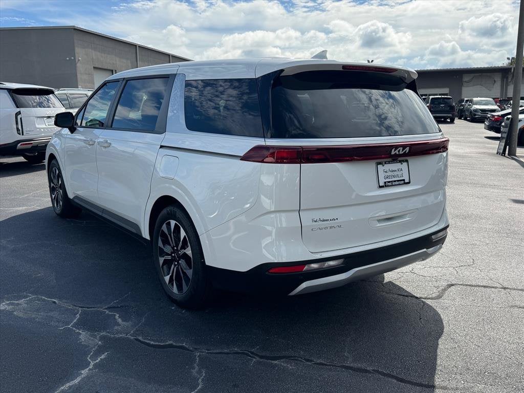 2024 Kia Carnival EX