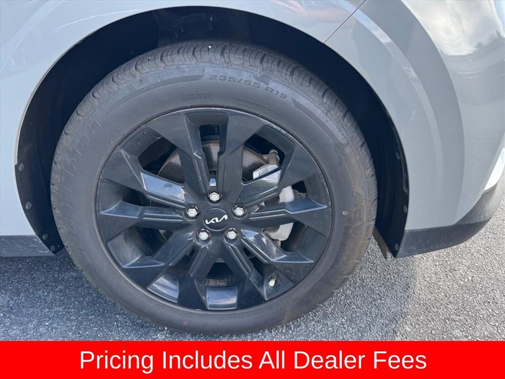 2024 Kia Carnival SX