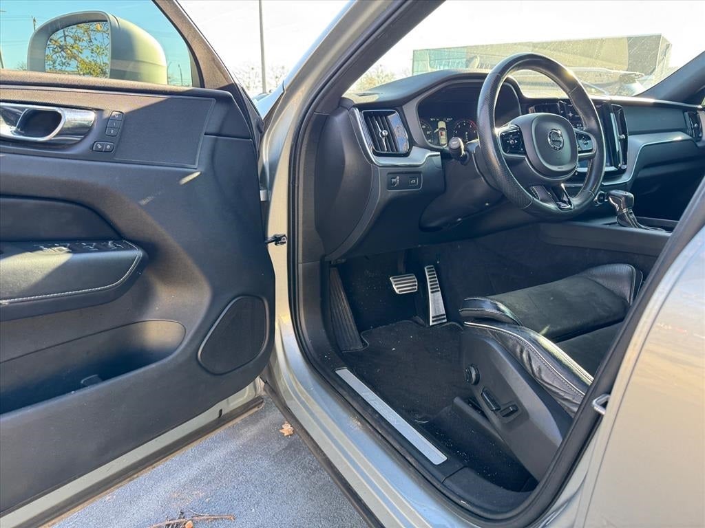 2018 Volvo XC60 T5 R-Design