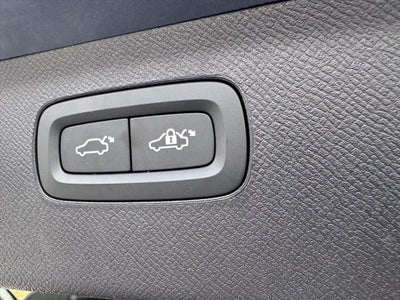 2023 Volvo XC90 B5 Core