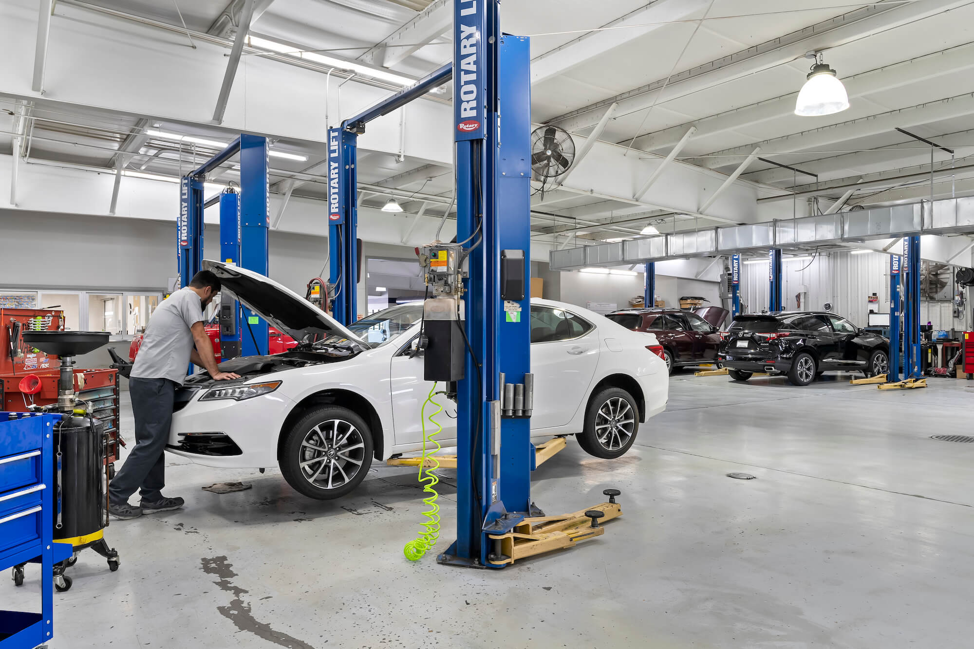 Inside The Fred Anderson Acura Service Center